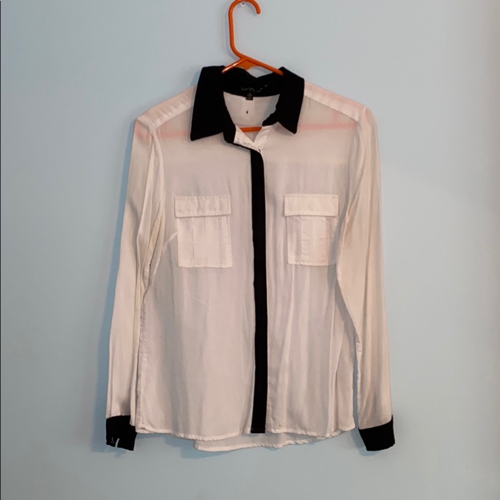 Women’s white and black button up blouse!
